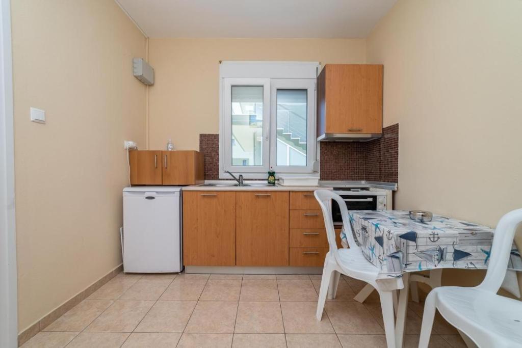 Apartament Side By Side Nea Iraklitsa Zewnętrze zdjęcie